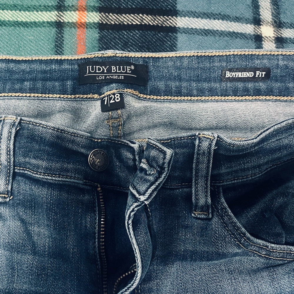 Judy Blue Boyfriend fit never worn jeans - Picture 4 of 4